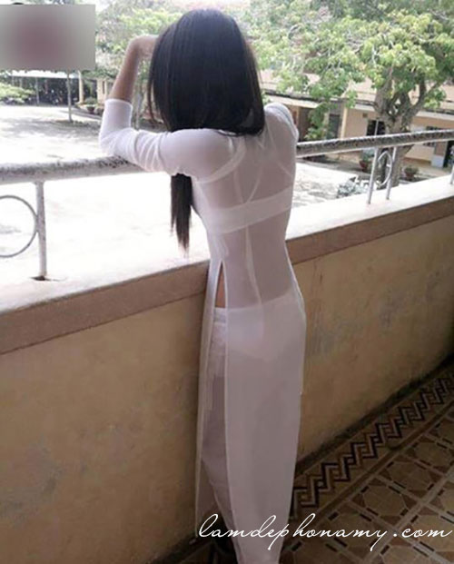nữ sinh mặc áo dài siêu mỏng đến trường